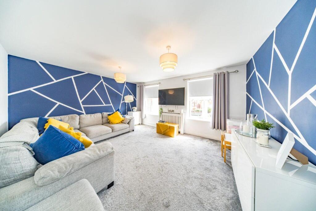 19 Sandfield Crescent lounge.jpg