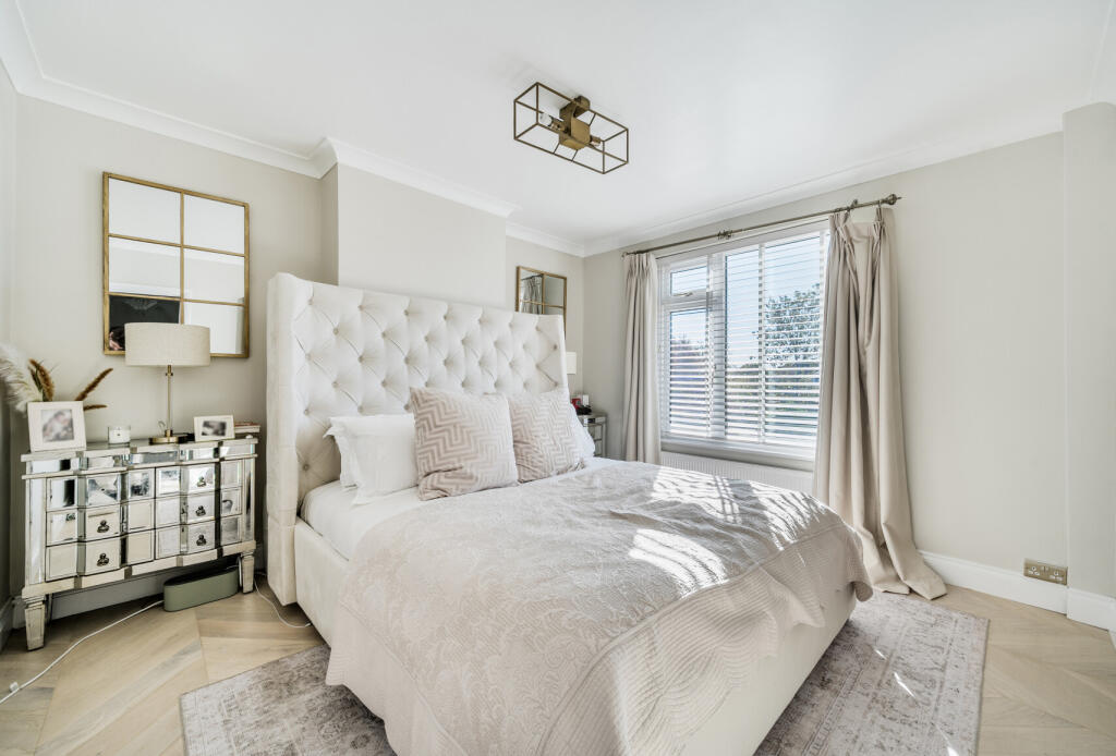 1358421-25-68d5b5...