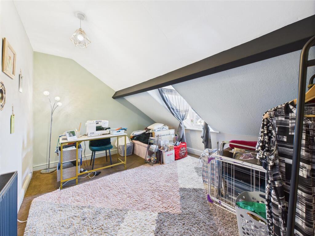 Bedroom: