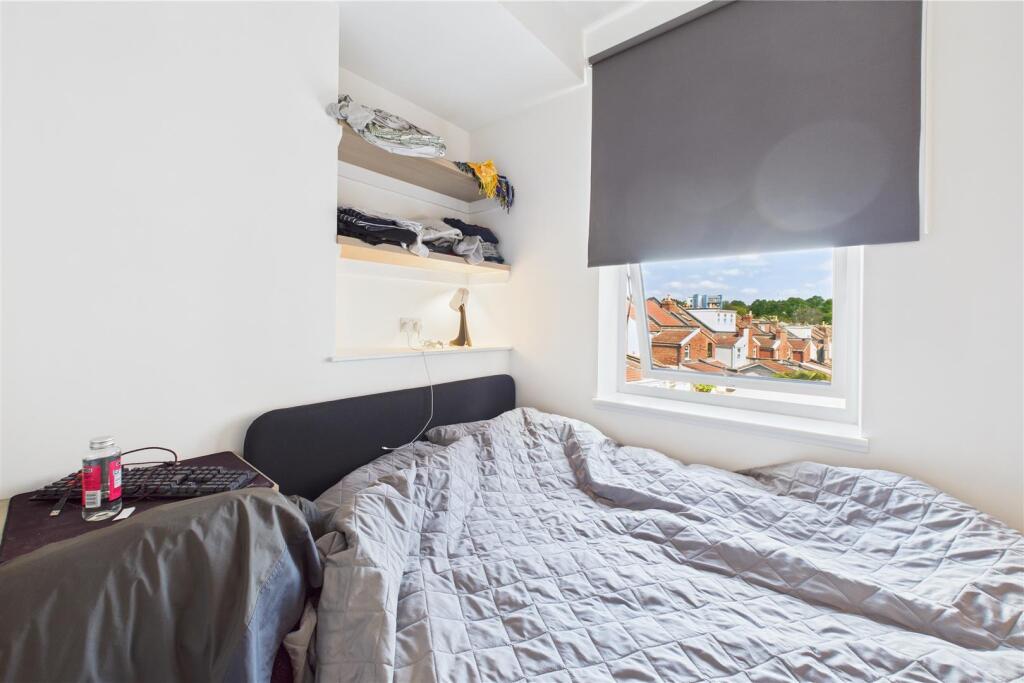Flats 1 &amp; 2, 379 Bath Road, Arnos Vale, Bristol BS