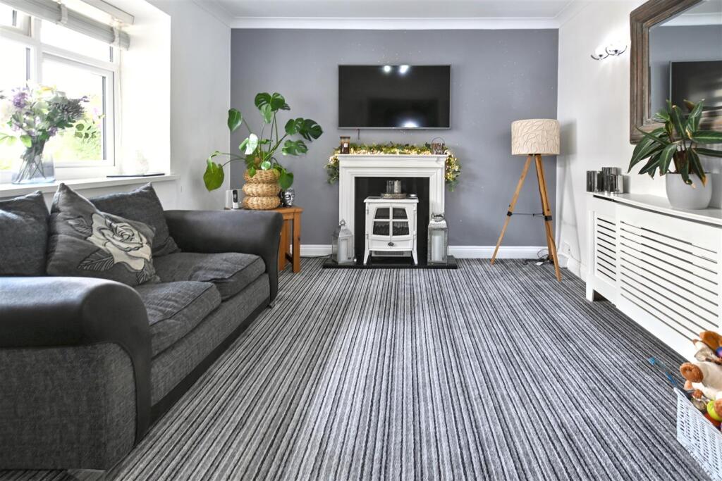 Second Lounge/Potential Bedroom if needed