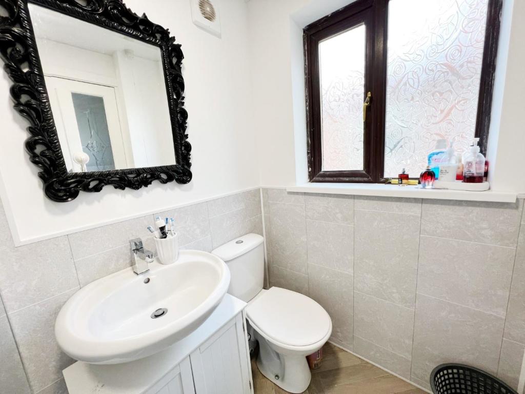 Shower Room pic 2.jpg