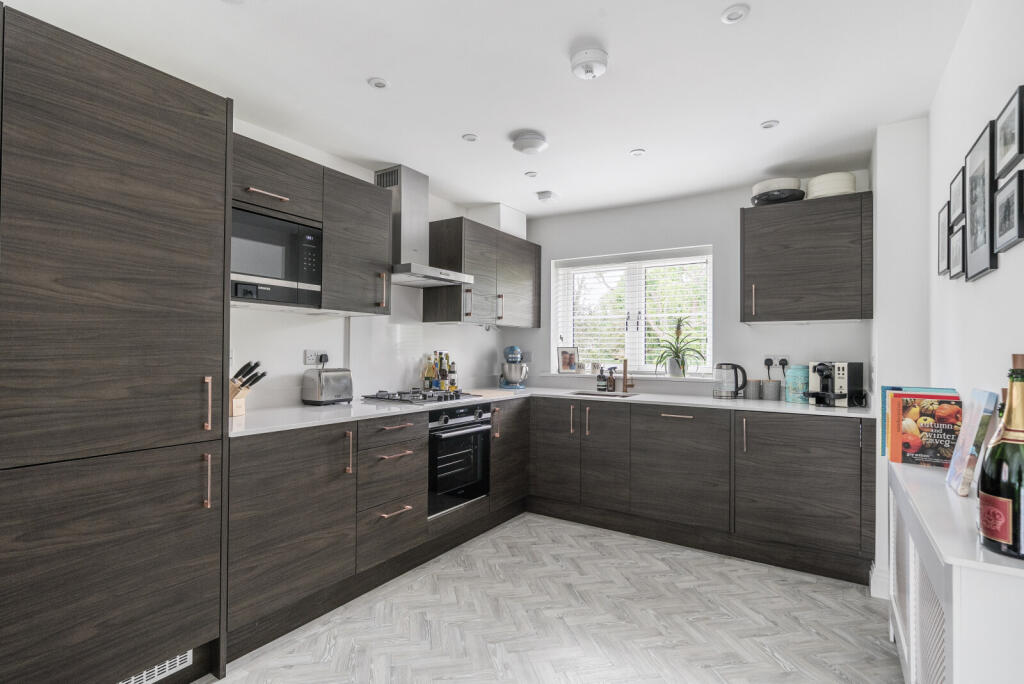 1296709-15-6839ad...