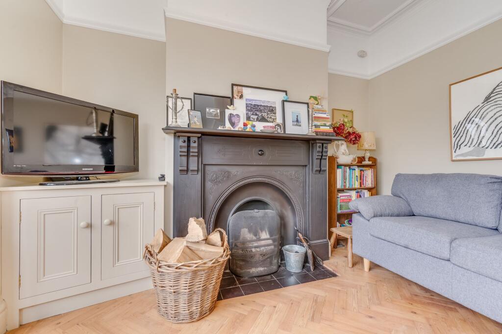 KITCHEN, DINER AND LIVING ROOM