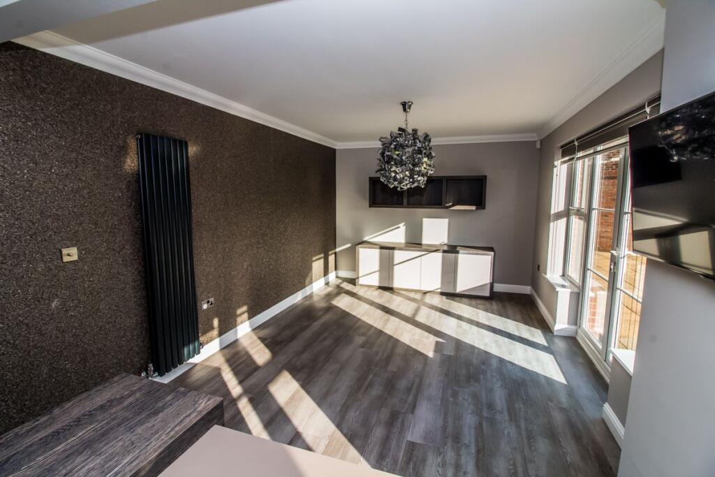 Kitchen/Dining Pic 2