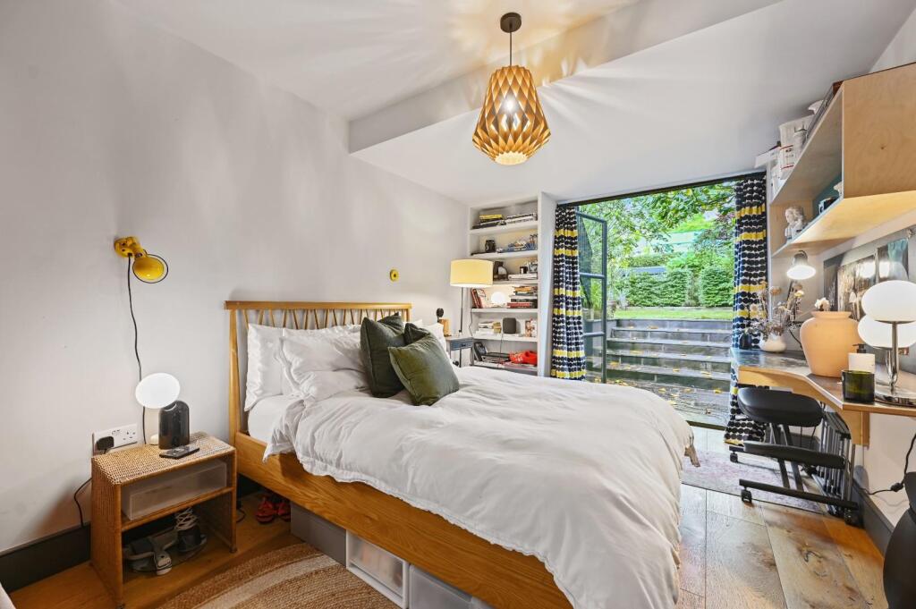 Goldhawk Road - BedroomB3 (1).JPG