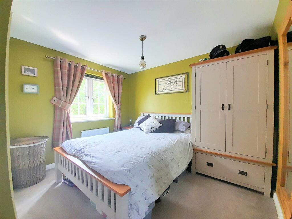 Bedroom 1.jpg