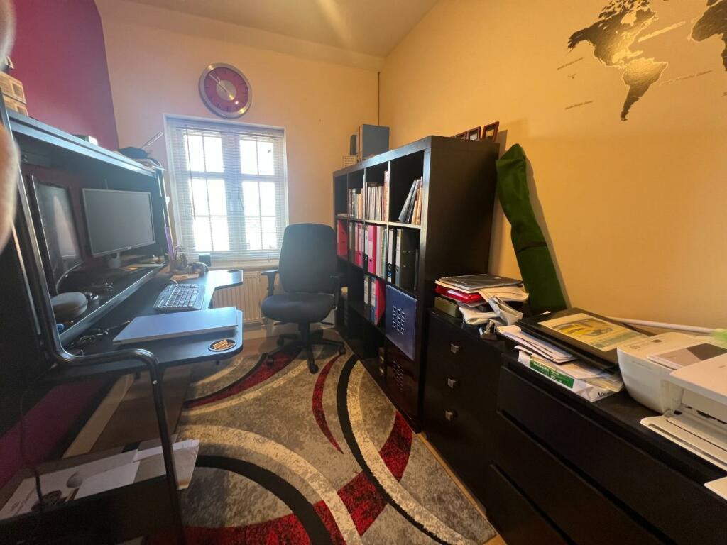 bedroom 3.JPG