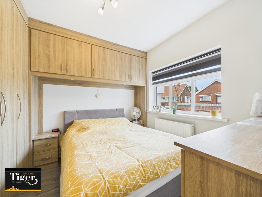 CAM02176G0-PR0552...