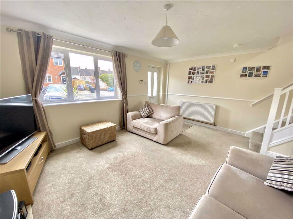 Lounge/dining room  (front)