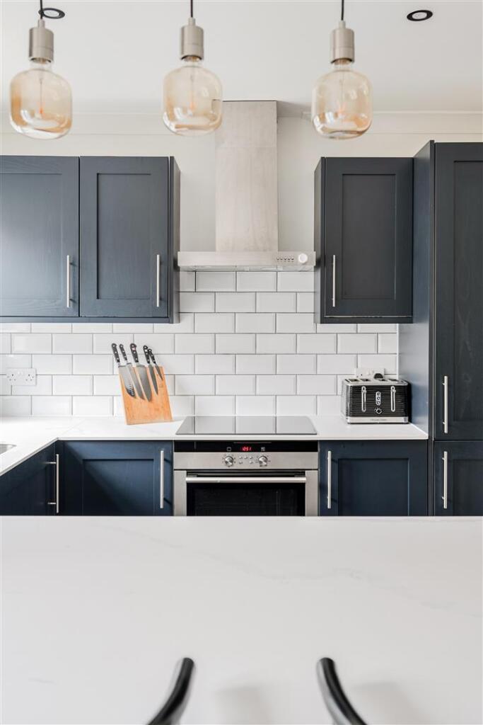 MIDDLE CLOSE (13).jpg