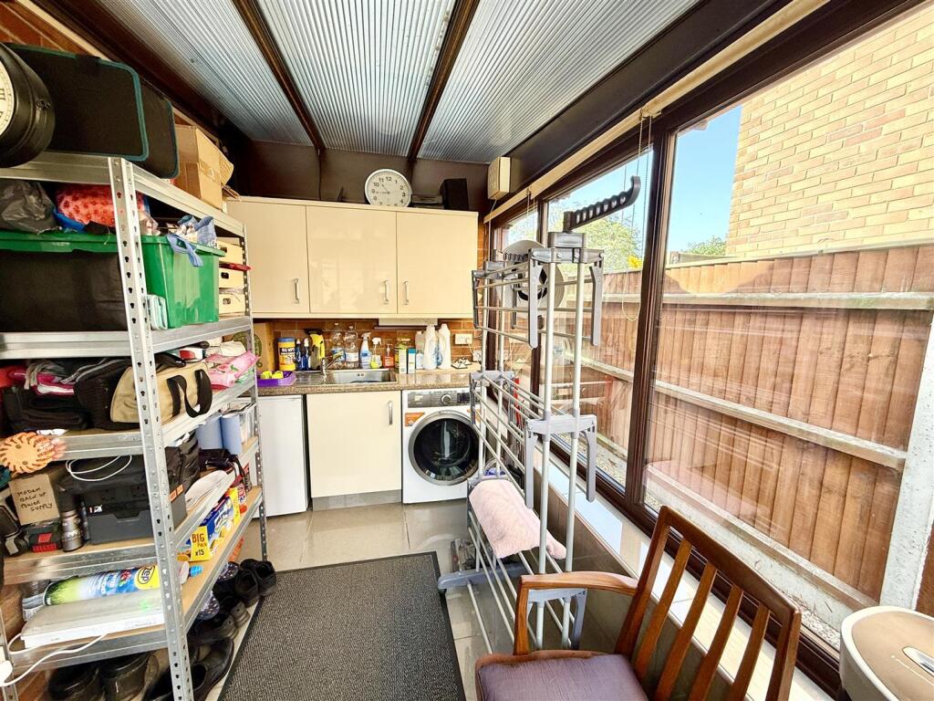 conservatory/utility