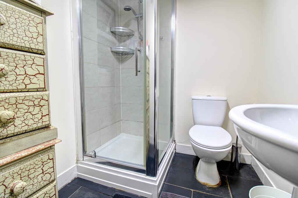 Annexe Shower Room