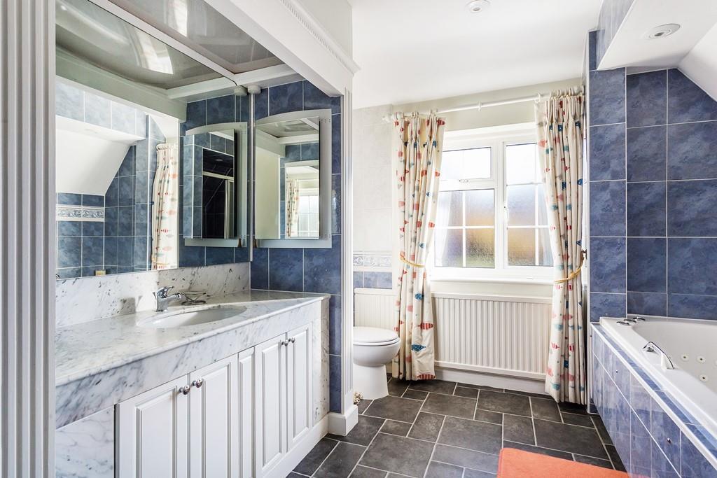 ENSUITE.jpg