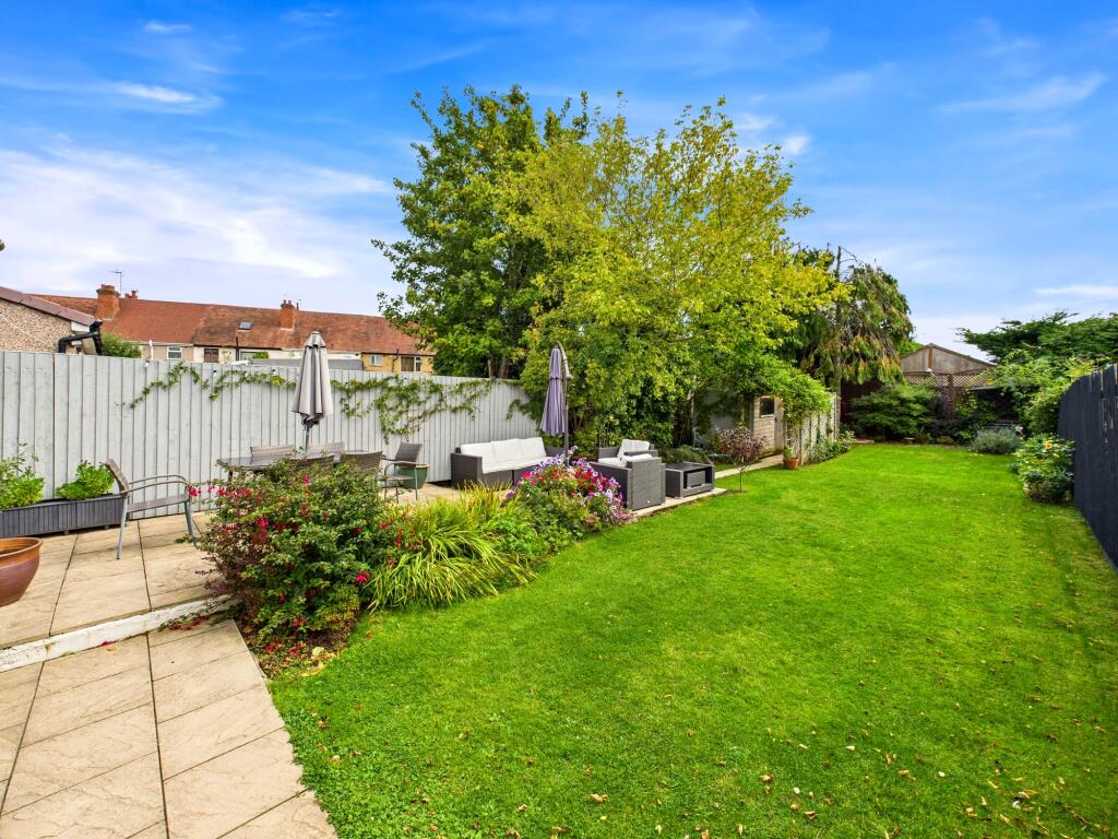 CAM05192G0-PR0150-STILL022