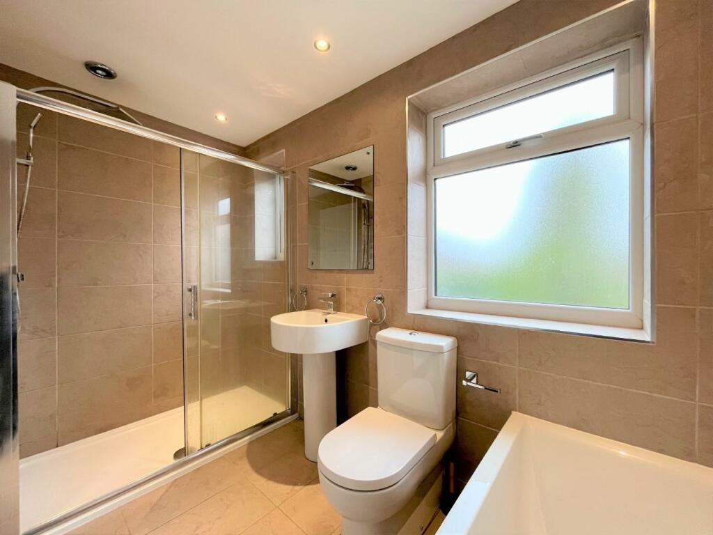 Bathroom Aspect 2