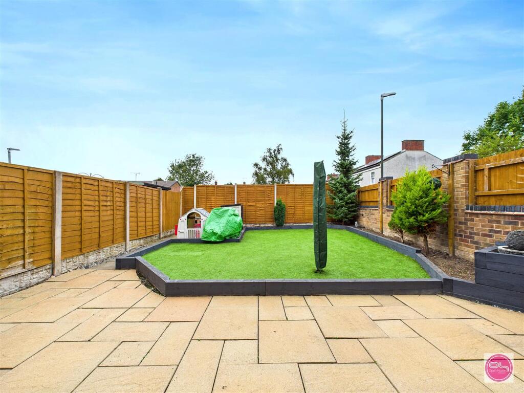 Cedar Road, Castle Gresley (2).jpg