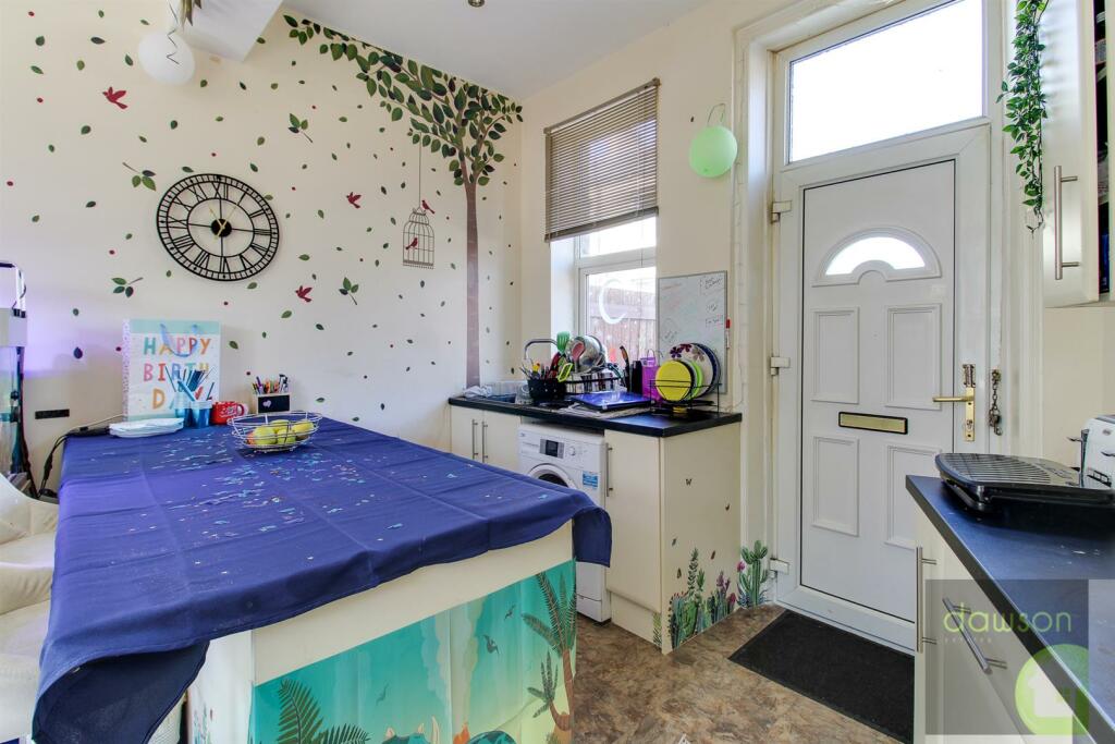 Lounge/Kitchen