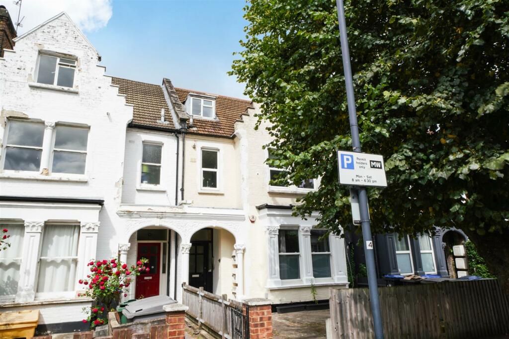 Exterior of building &amp; street