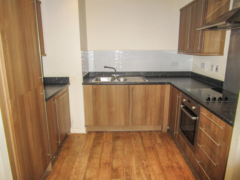 kitchen 1.jpg