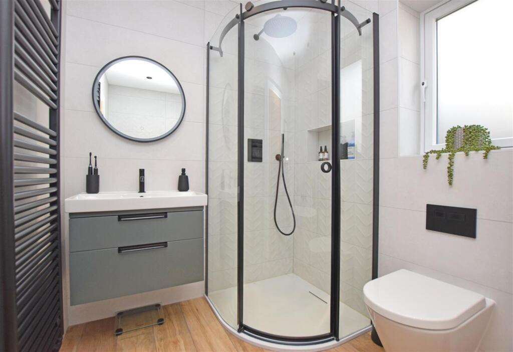 Bathroom V2.JPG