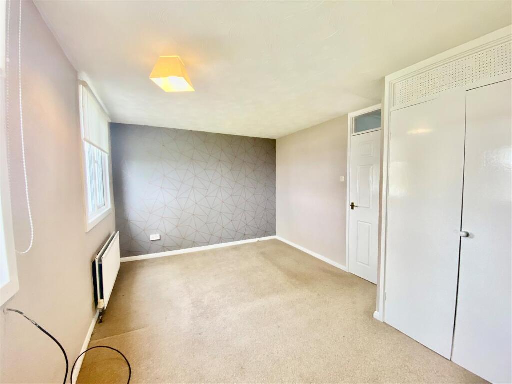 Master Bedroom 2.jpg