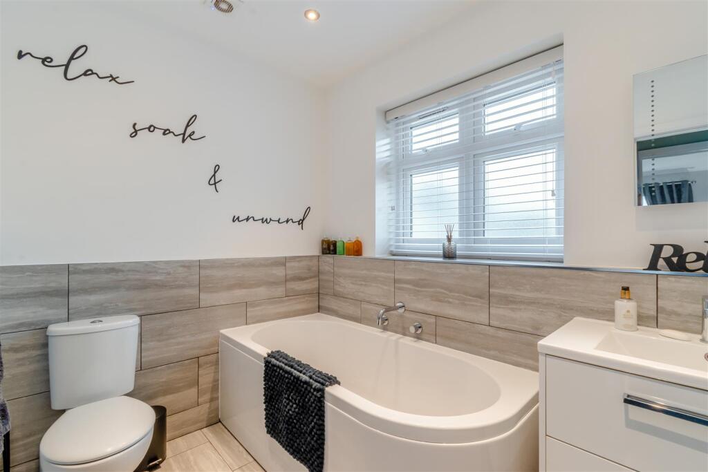 8584717-interior24.jpg