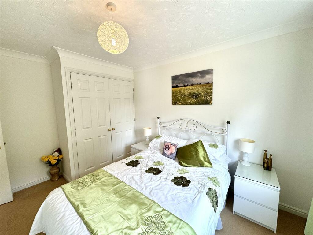 BEDROOM 2