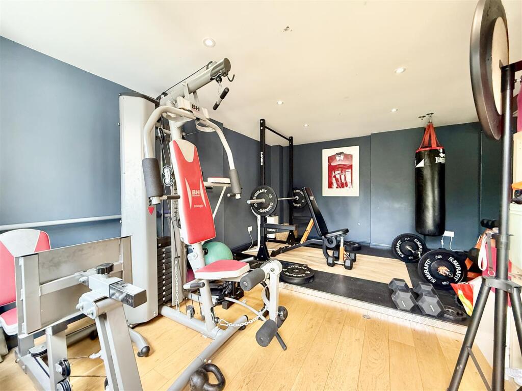 Gym / Home Office (Garage)