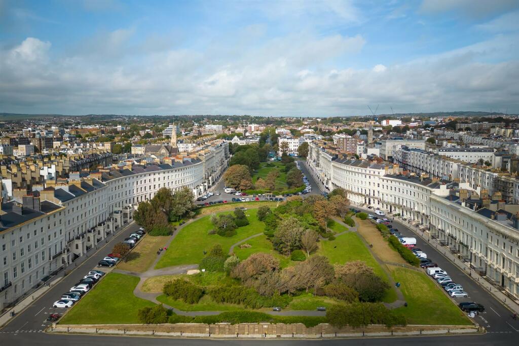 Adelaide Crescent