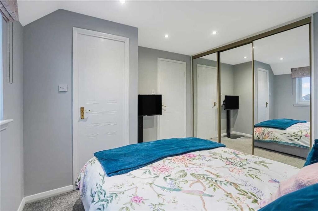 Bedroom One (2)
