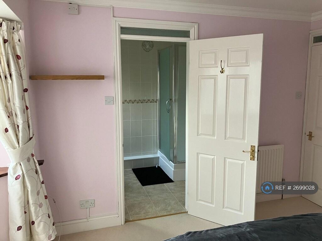 Bedroom 2 - Ensuite (Shower, Sink &amp; Toilet)