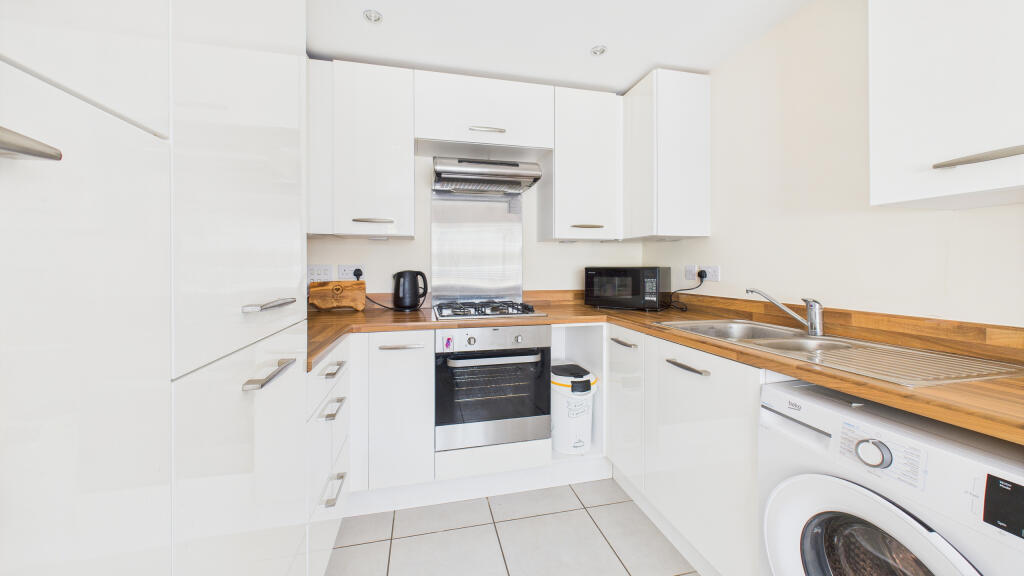 CAM04968G0-PR0056-STILL011