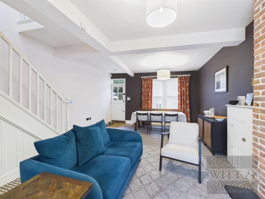 Reception room 3.jpg