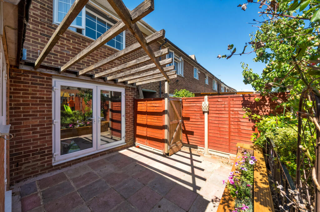 1326043-8-687a532...