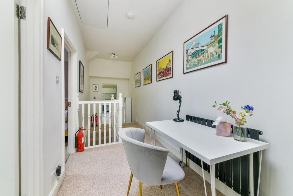 VIVIANNE HOUSE, 2...