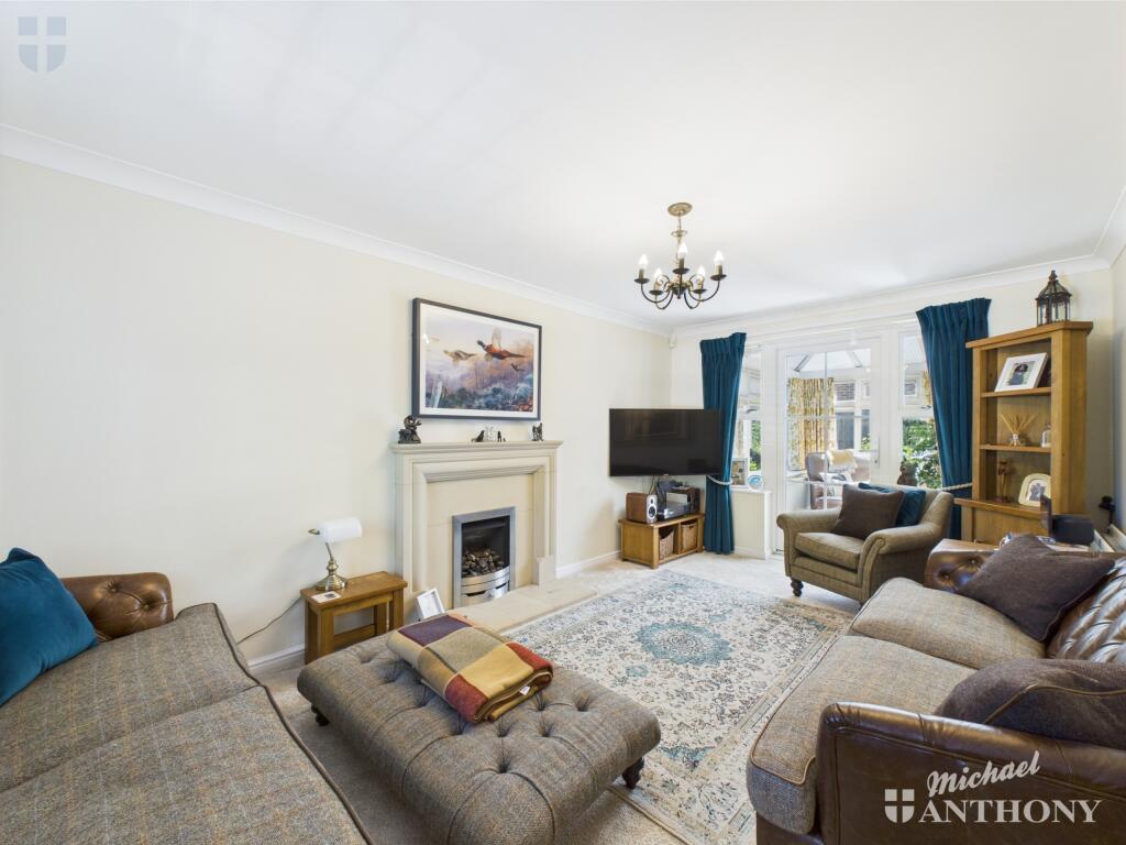 CAM03218G0-PR0626-STILL009