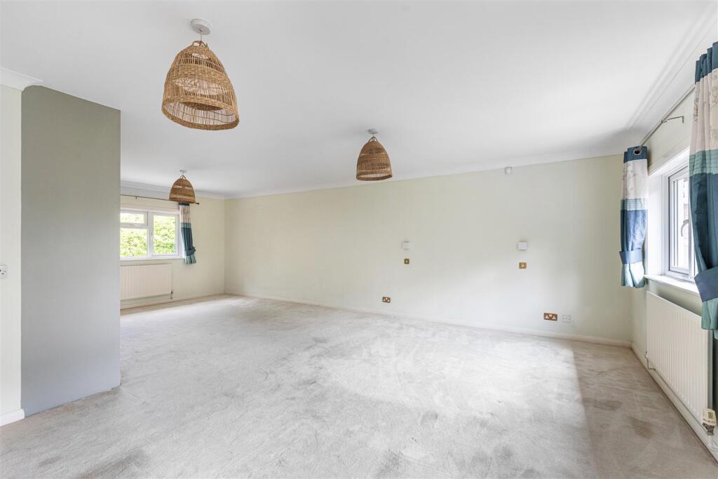 Bonners, Mark Way, GU7 2BW-48.jpg