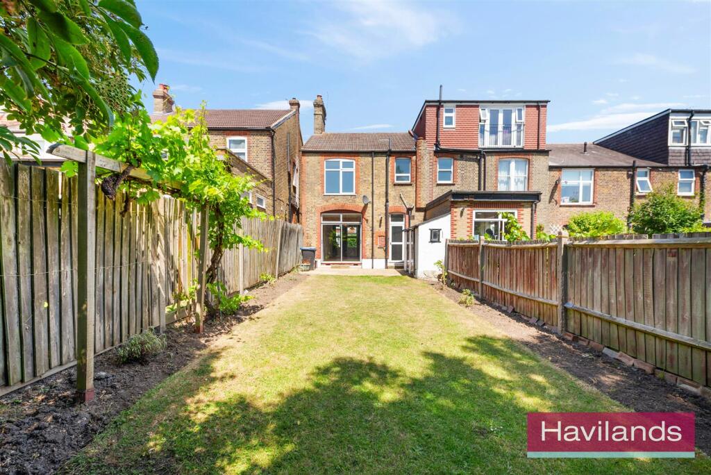 Oaktree Avenue-20.jpg