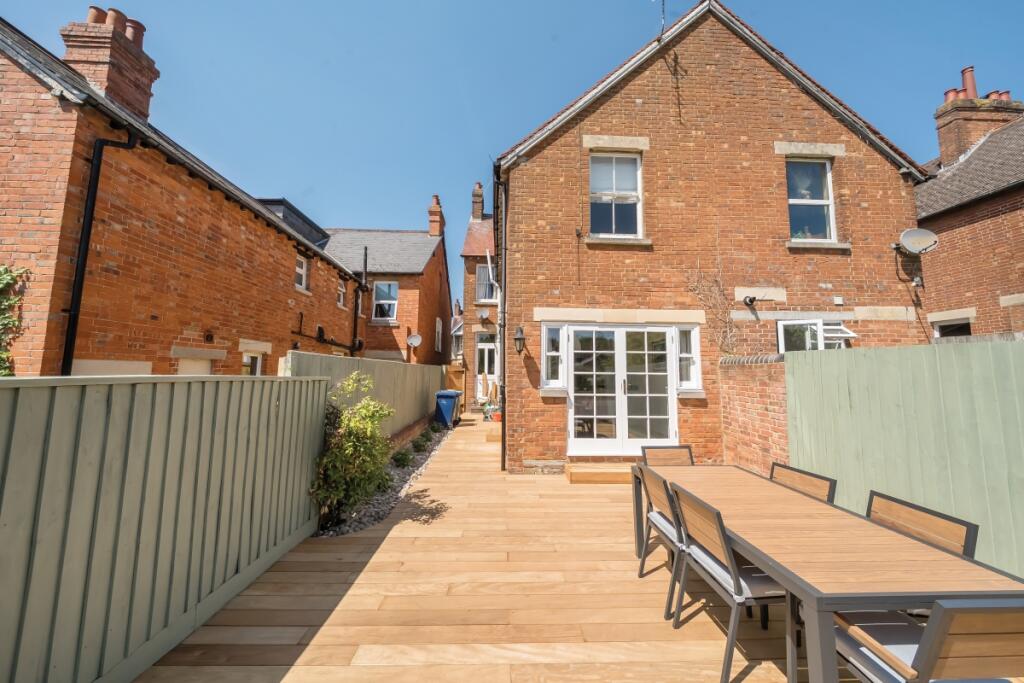 1290845-9-68249b7...