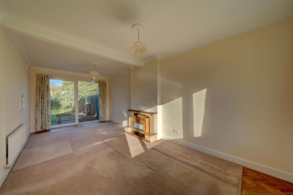 31 Hazelwood Close (3).jpg