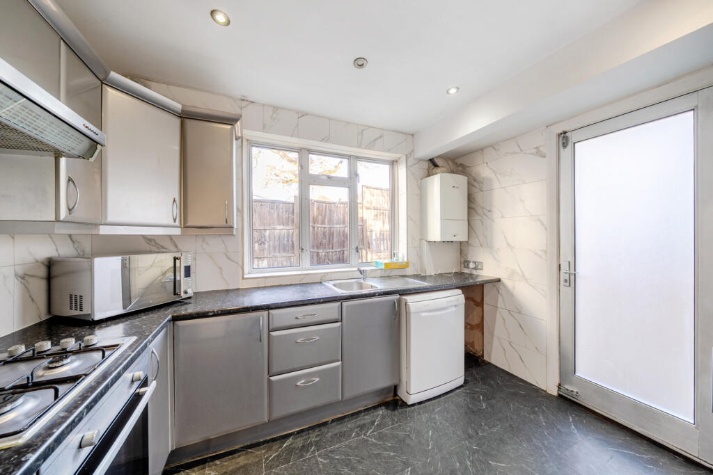 1387701-8-6932ab0...