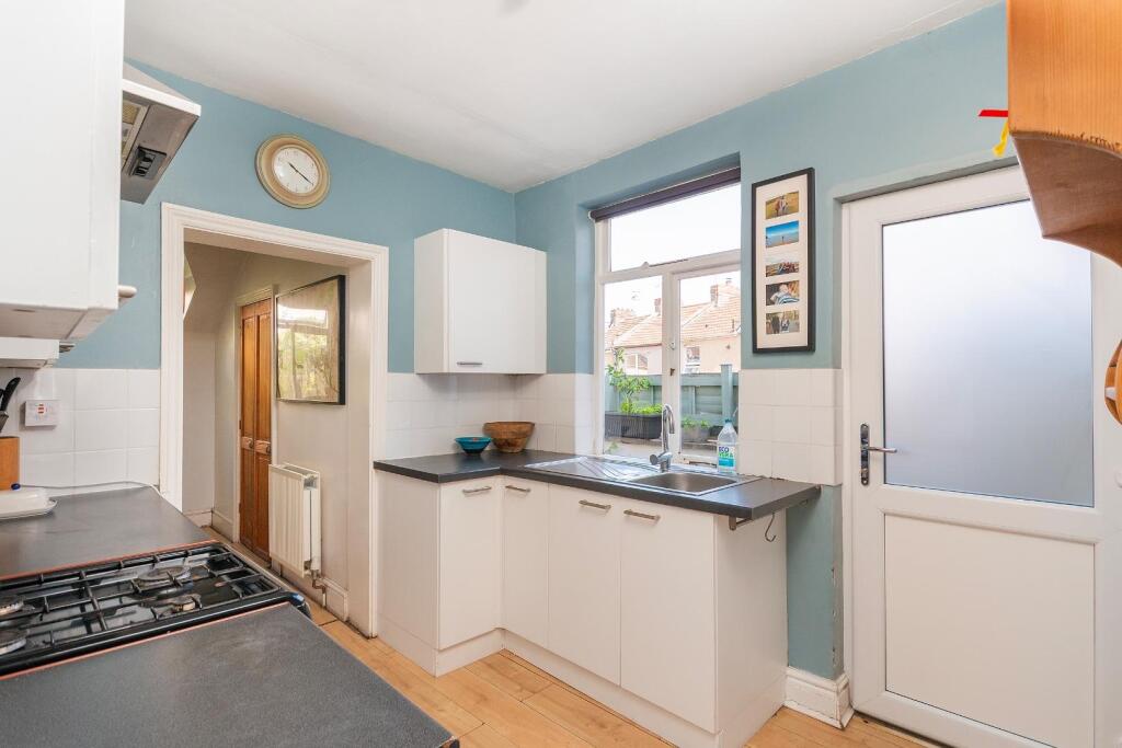 2O1RSG - Kitchen C.jpg