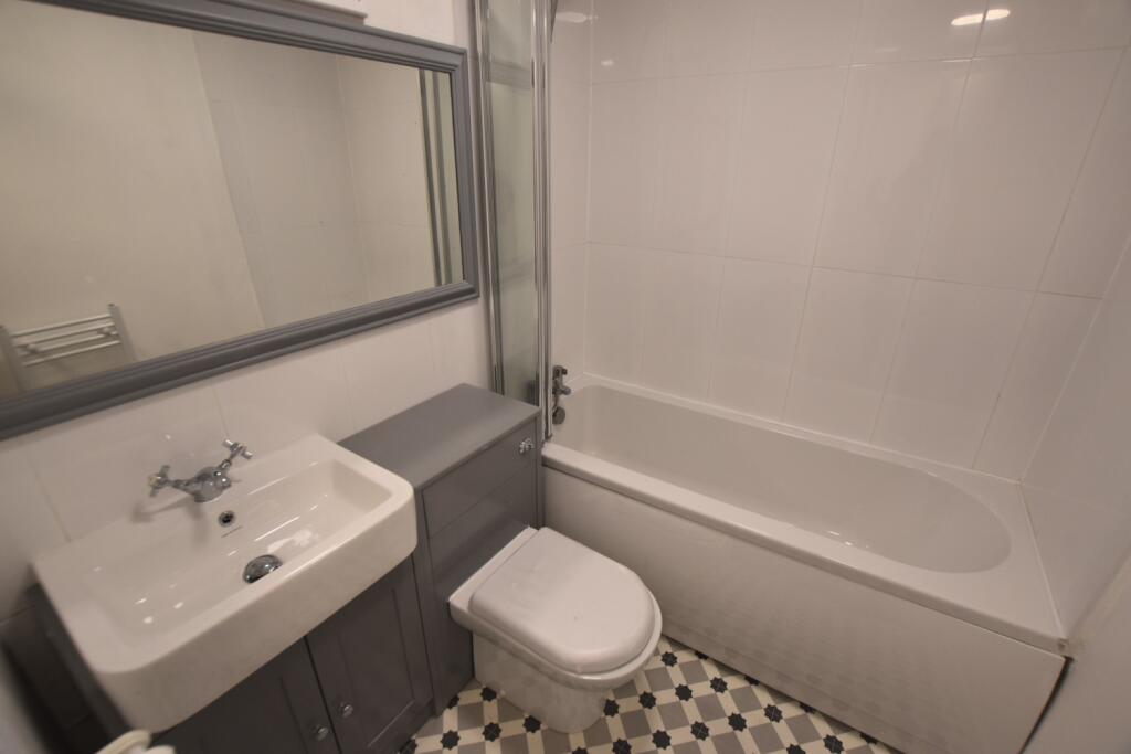 17b Turnmill new bathroom