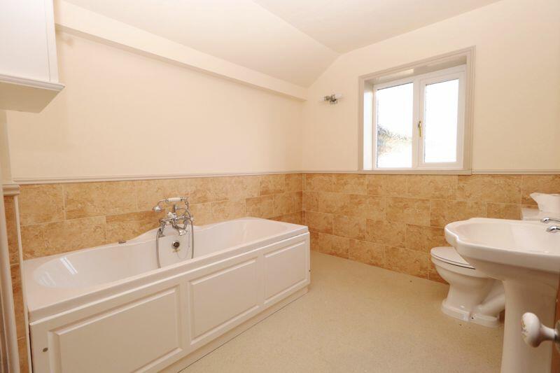Farmhouse - Family Bathroom