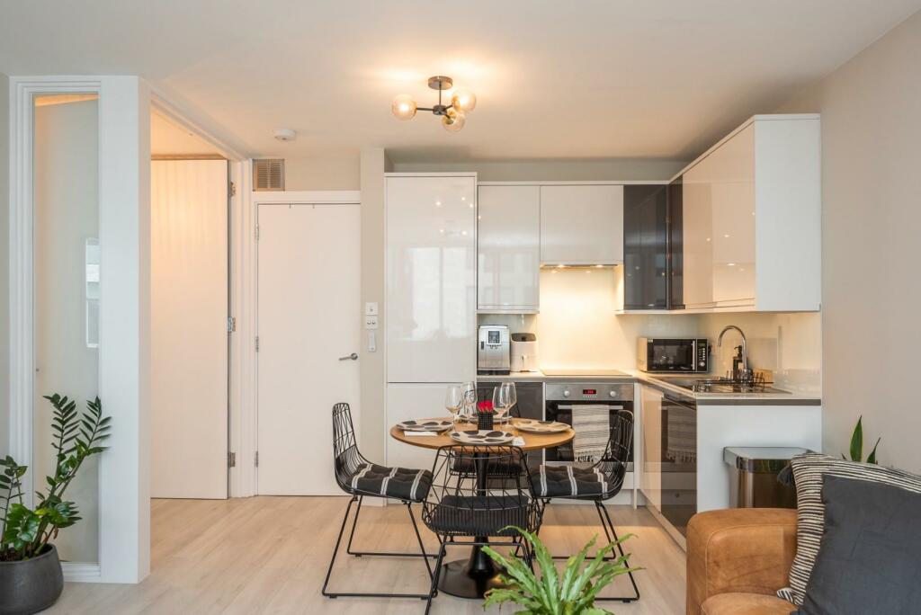 kitchen_dining (1).jpg