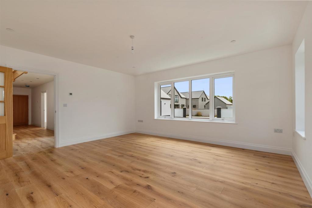 8 Ashmoor Gardens WWP - Final Edits-2.jpg