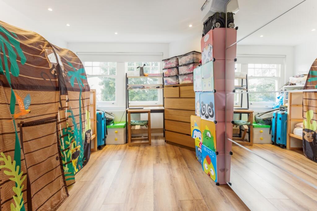 Raglan House, 13 ...