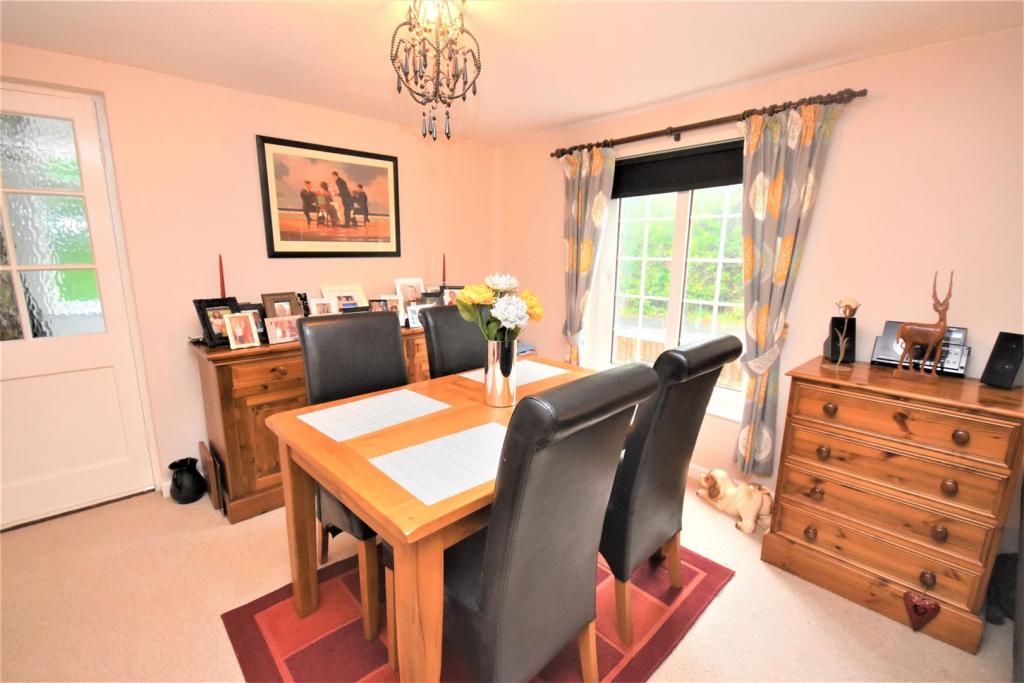 Dining Area.JPG