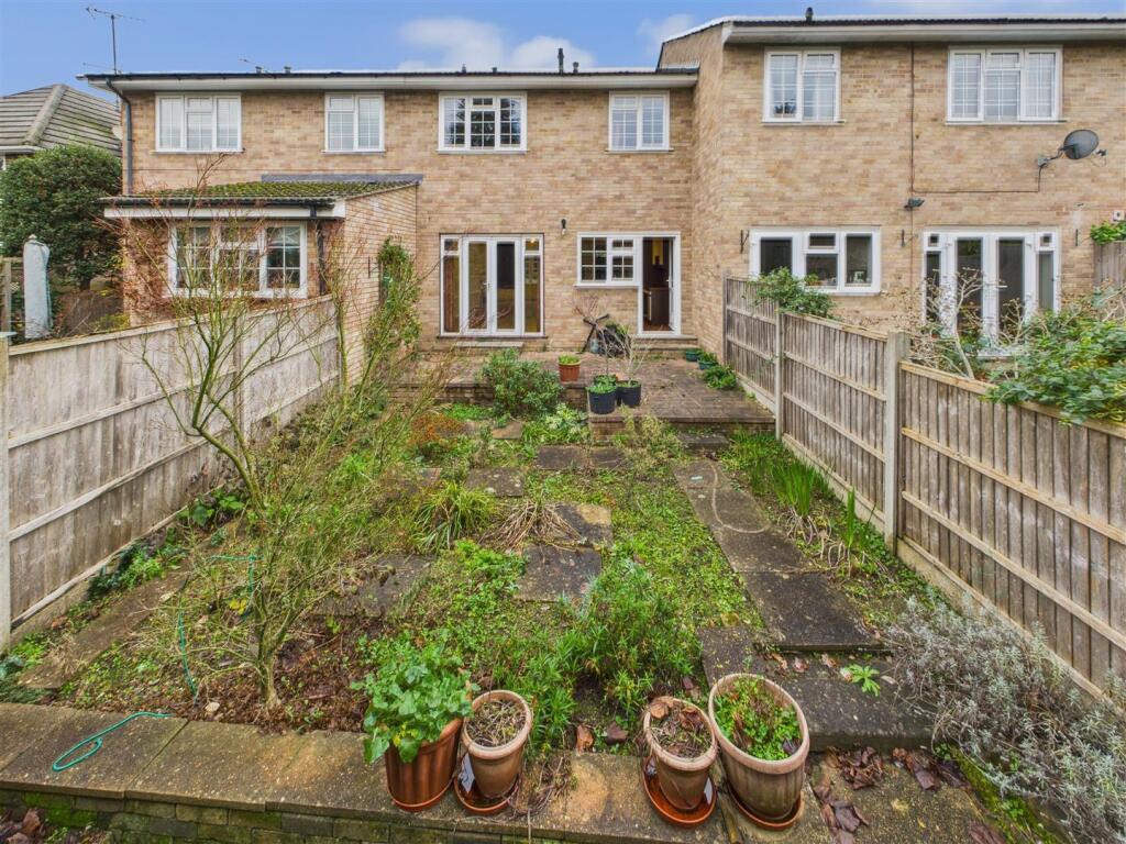 Victoria Close, Weybridge